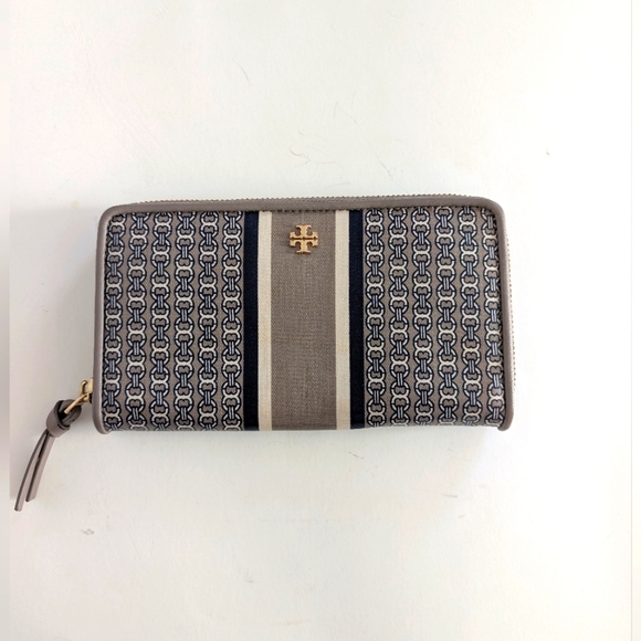 Tory Burch Gemini Link Pattern Zip Around Wallet - Picture 1 of 8